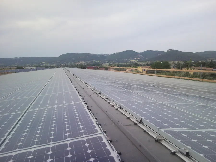 Centrale solaire de 164,5 kWc sur bâtiment industriel à Cléon-d'Andran dans la Drôme